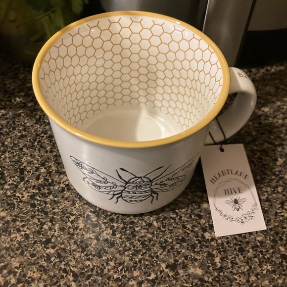 Honeycomb Bee Mug”Always Bee Happy” 🐝 Heartland Hive - Picture 3 of 4